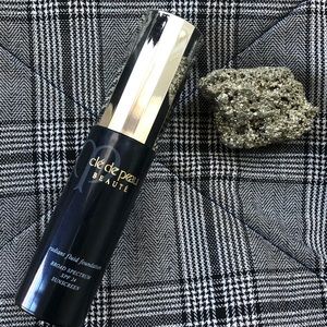 Cle de Peau (O60) Radiant Fluid Foundation